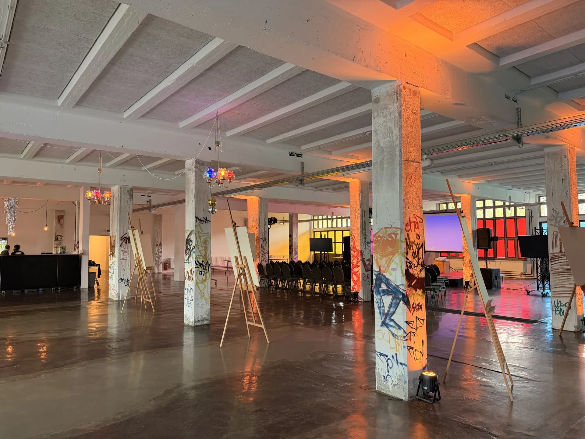 Kreativ-Workshop mit Staffeleien in der Kontor Eventhalle Erfurt